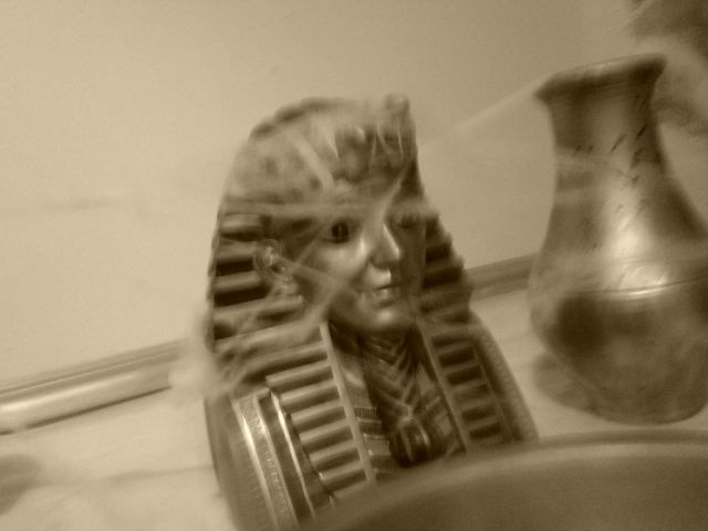 A Múmia játék díszlet elemei a Szabadulós Pincében